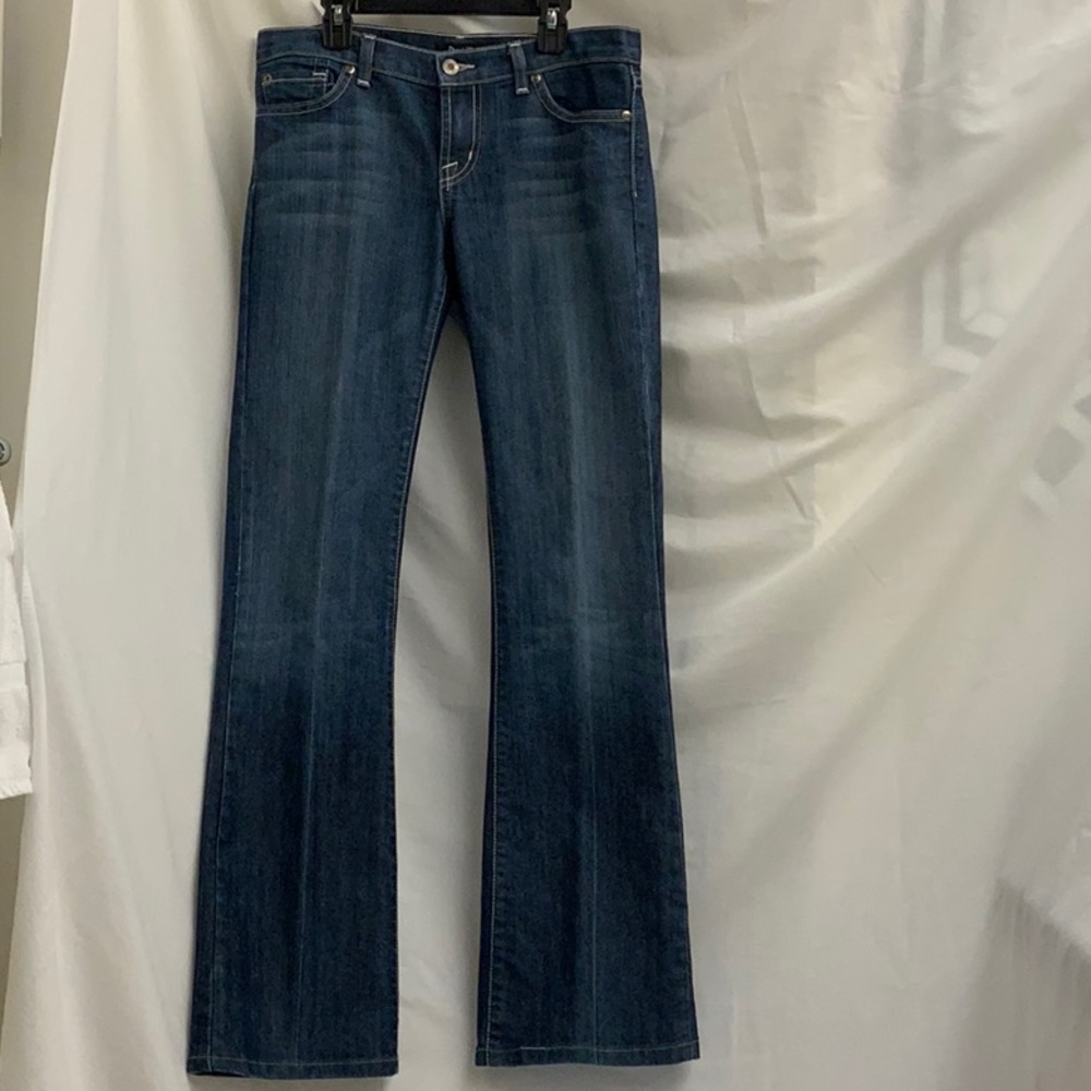 David Kahn Lower Rise Slightly Flared Leg Dark Jean with Light Shaded Wash Sz 27